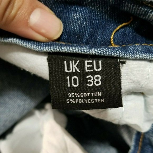 Pretty Little Thing Cargo Pocket Assymetrical Boyfriend Jeans NWT Women's US 6 - Picture 6 of 8